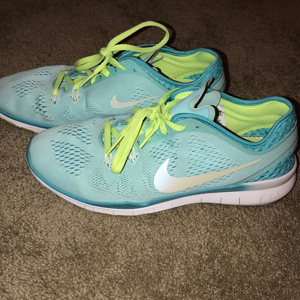 👟💙💚 Nike Shoes